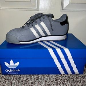 Adidas Sneakers